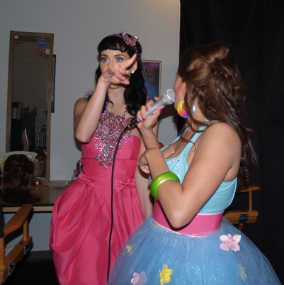 Katy Perry and La Coacha, YouTube Live in SF