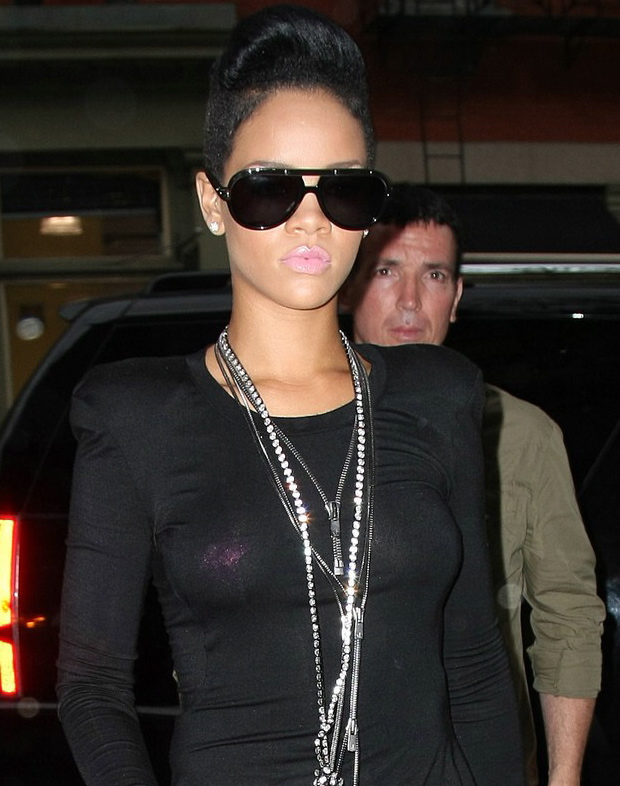 Rihanna-boobs-tits