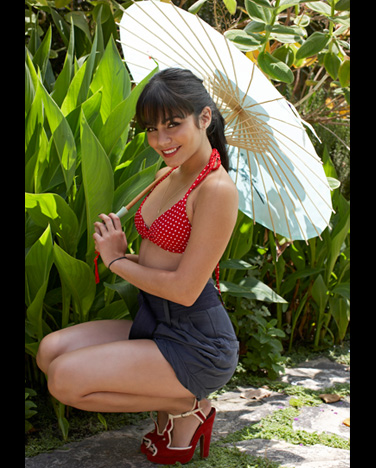 vanessa-hudgens-in-parade-magazine